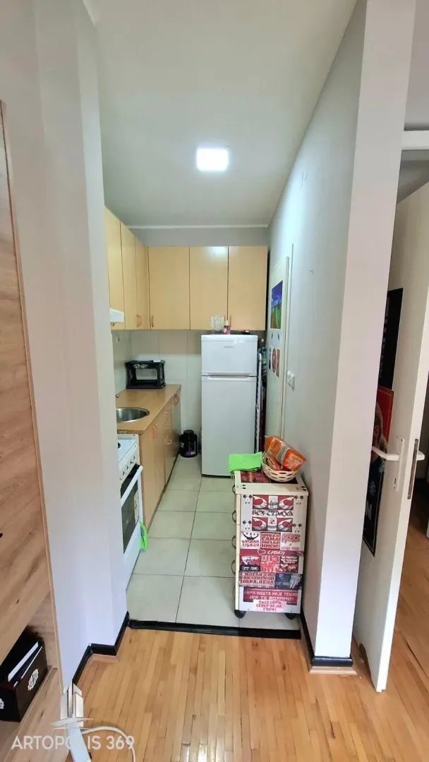 Prodaja, jednosoban stan, 24m², Kneževac, Beograd