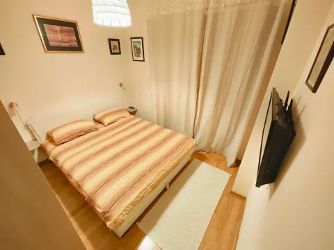 Izdavanje, dvosoban stan, 50m², Budva, Crna Gora - image 8