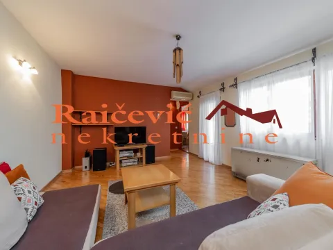 Izdavanje, trosoban stan, 80m², Vračar Hram, Vračar Sve Podlokacije - image 9