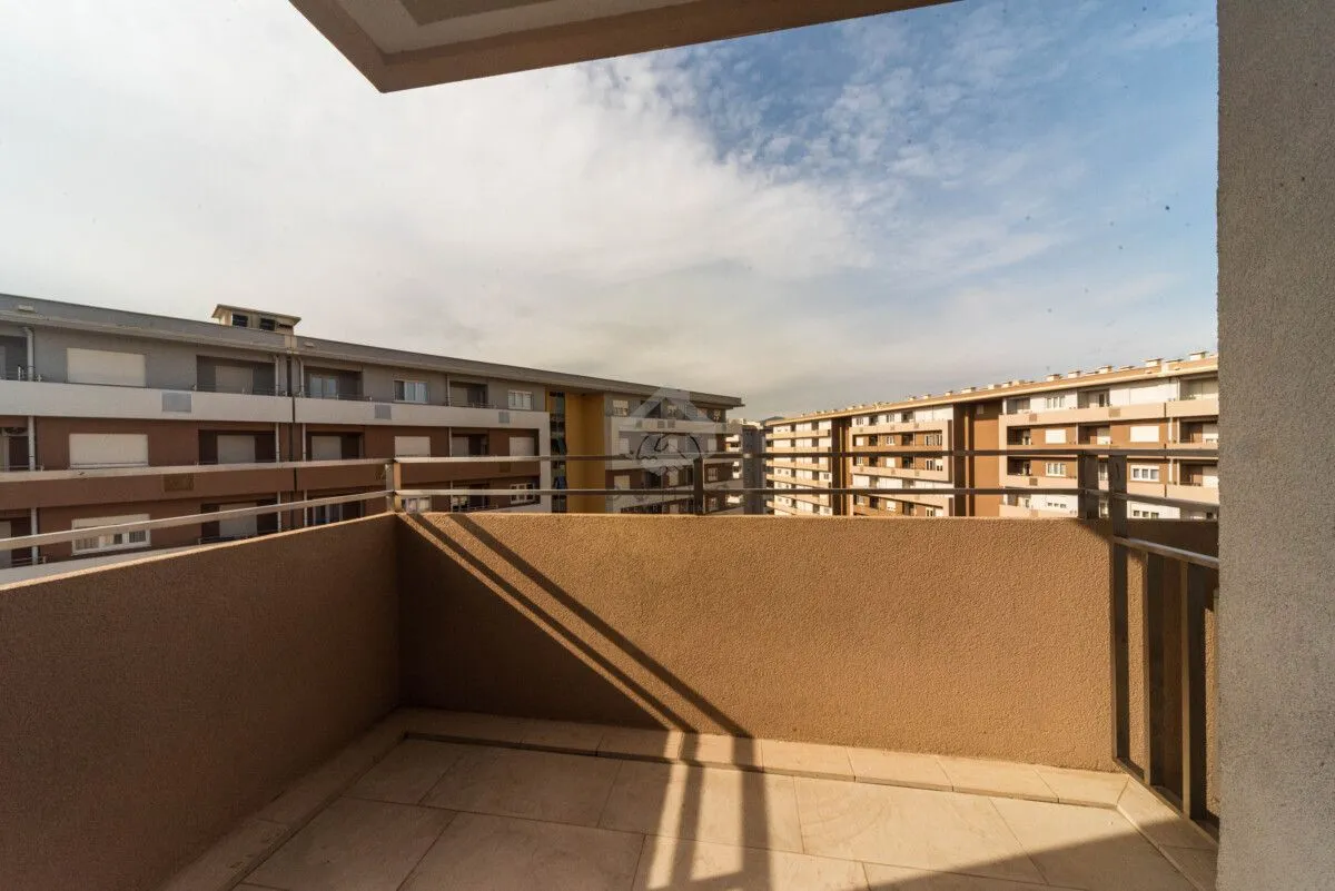 Izdavanje, poslovni prostor, 95m², Central Point, Podgorica