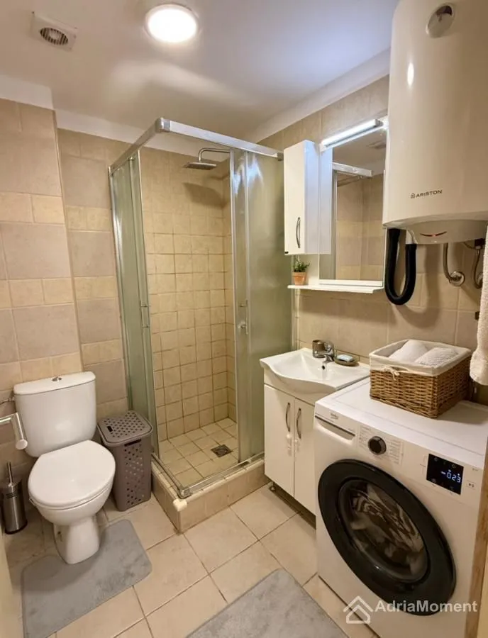 Sale, one bedroom apartment, 74m², Dobrota, Kotor