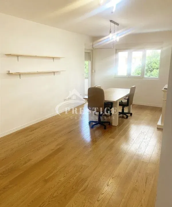 Izdavanje, jednosoban stan, 53m², Central Point, Podgorica