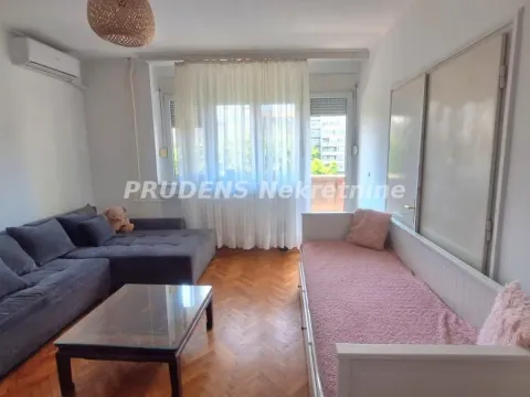 Prodaja, dvosoban stan, 66m2, Obilićev Venac, Beograd