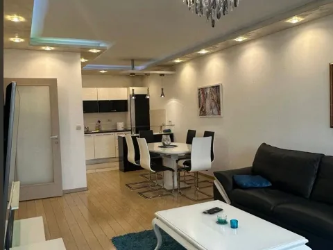 Rent, two bedroom apartment, 76m², City Kvart, Podgorica - image 2