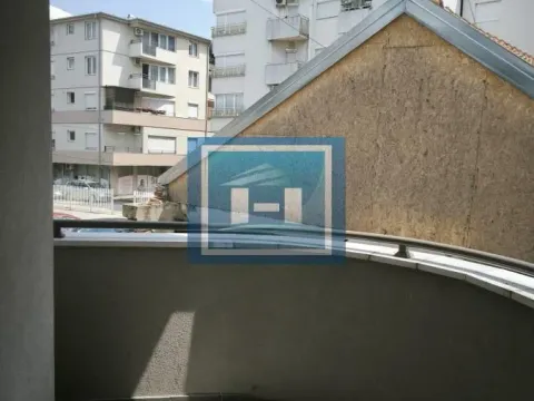 Izdavanje, stan, 223m², Centar, Ćuprija - image 15