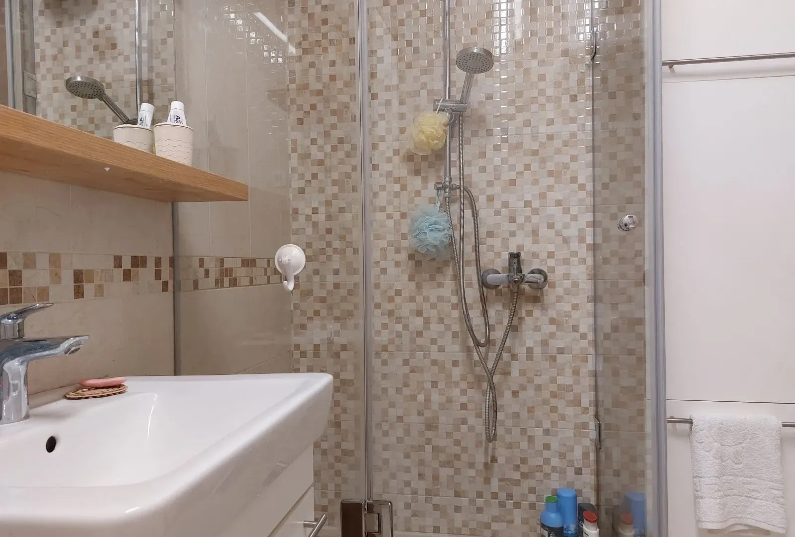 Rent, one bedroom apartment, 57m², Dobrota, Kotor