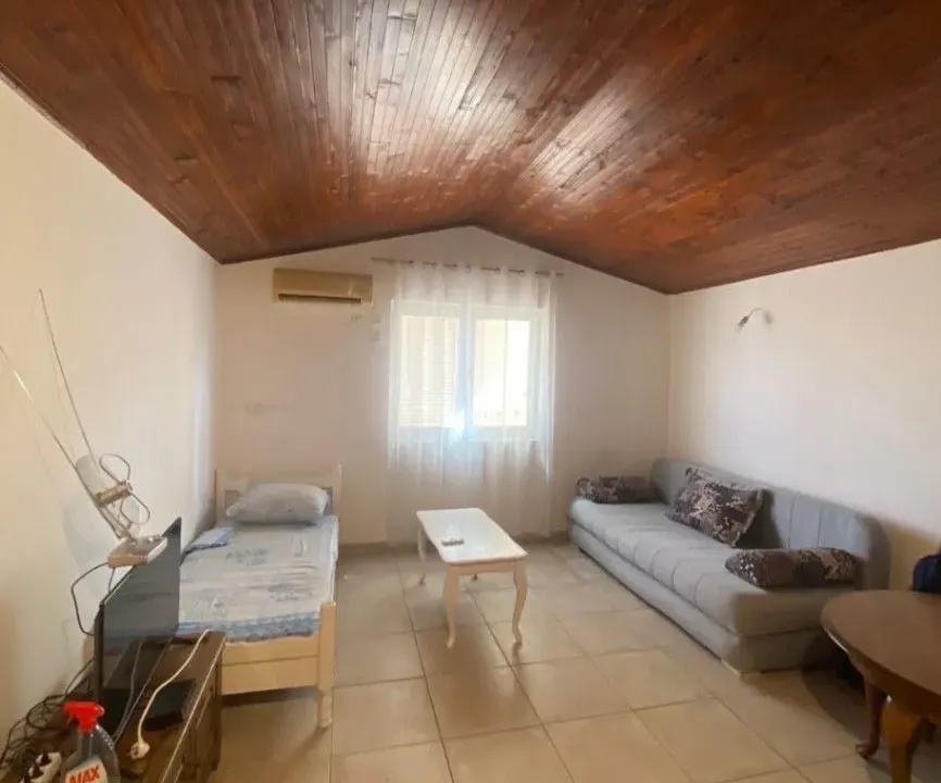 Izdavanje, jednosoban stan, 23m², Centar, Budva