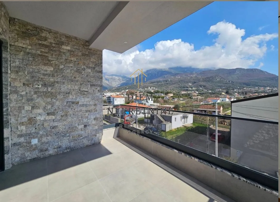 Izdavanje, dvosoban stan, 115m², Polje, Bar