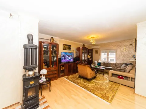 Prodaja, trosoban stan, 109m², Centar, Podgorica - image 3