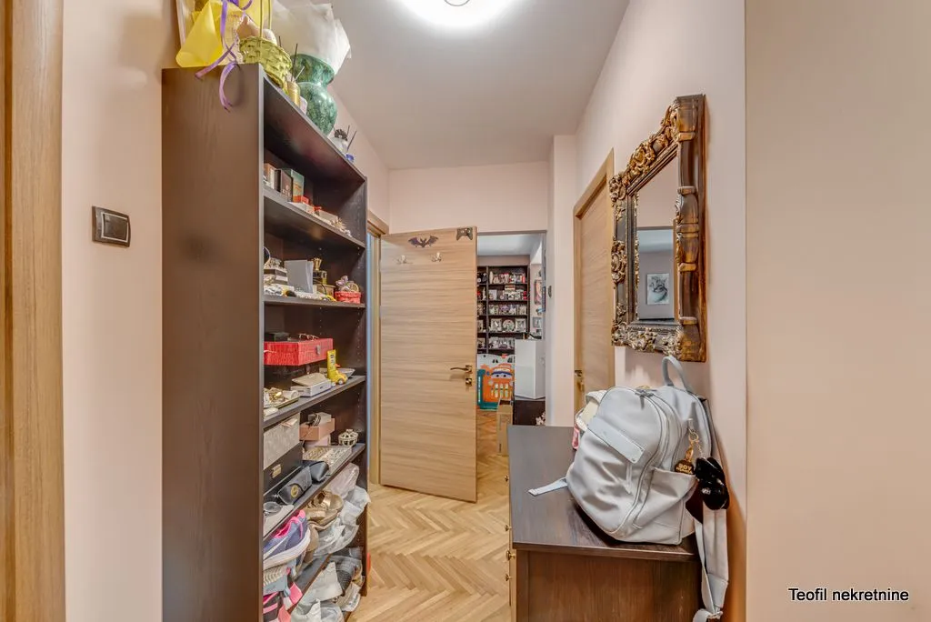 Sale, two bedroom apartment, 84m², Vračar, Šid
