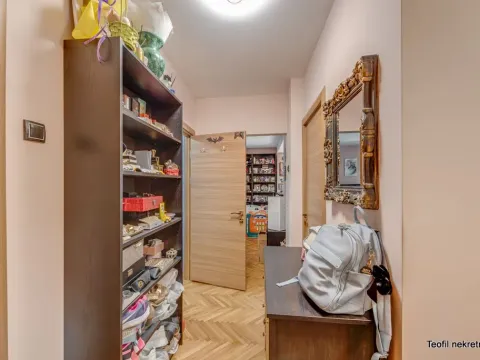 Sale, two bedroom apartment, 84m², Vračar, Šid - image 13
