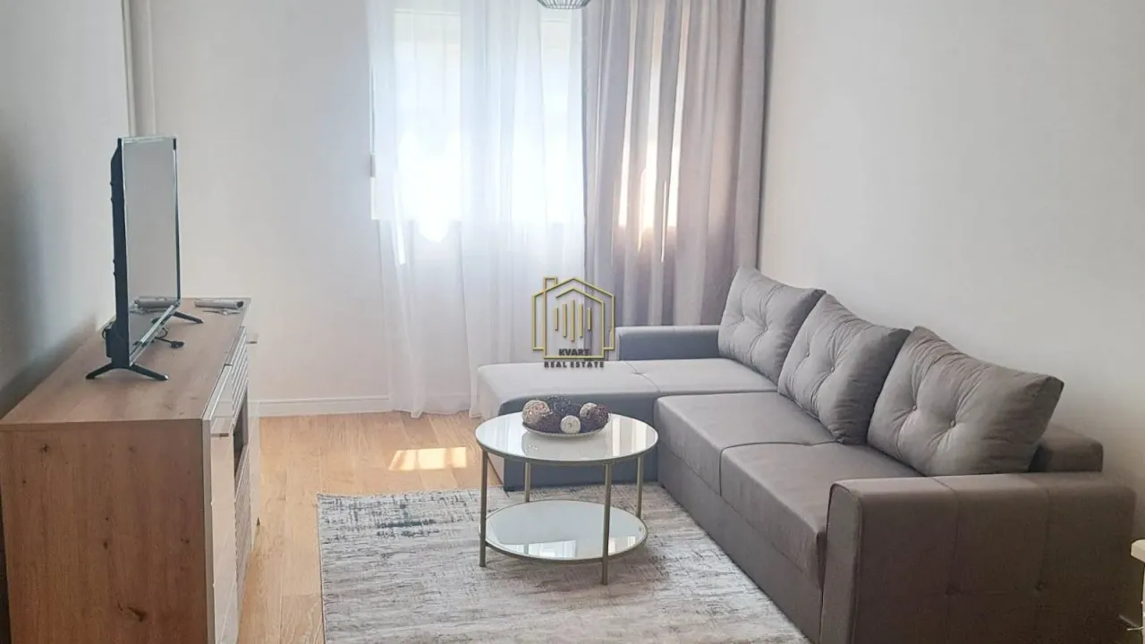 Izdavanje, jednosoban stan, 46m², Central Point, Podgorica