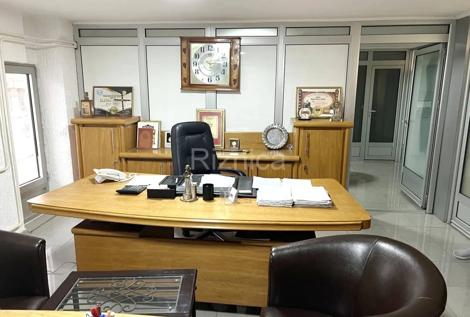 Rent, office space, 109m², Niš, Srbija