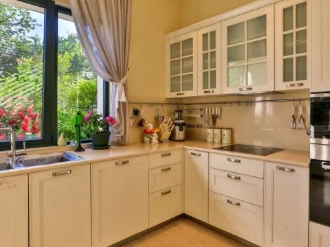 Prodaja, kuća, 240m², Donja Lastva, Tivat - image 3