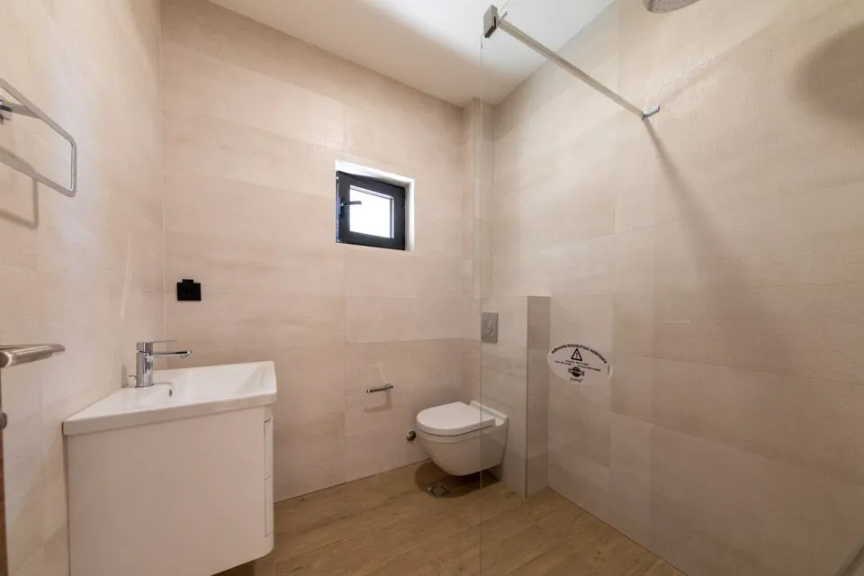 Prodaja, kuća, 584m², Kalimanj, Tivat
