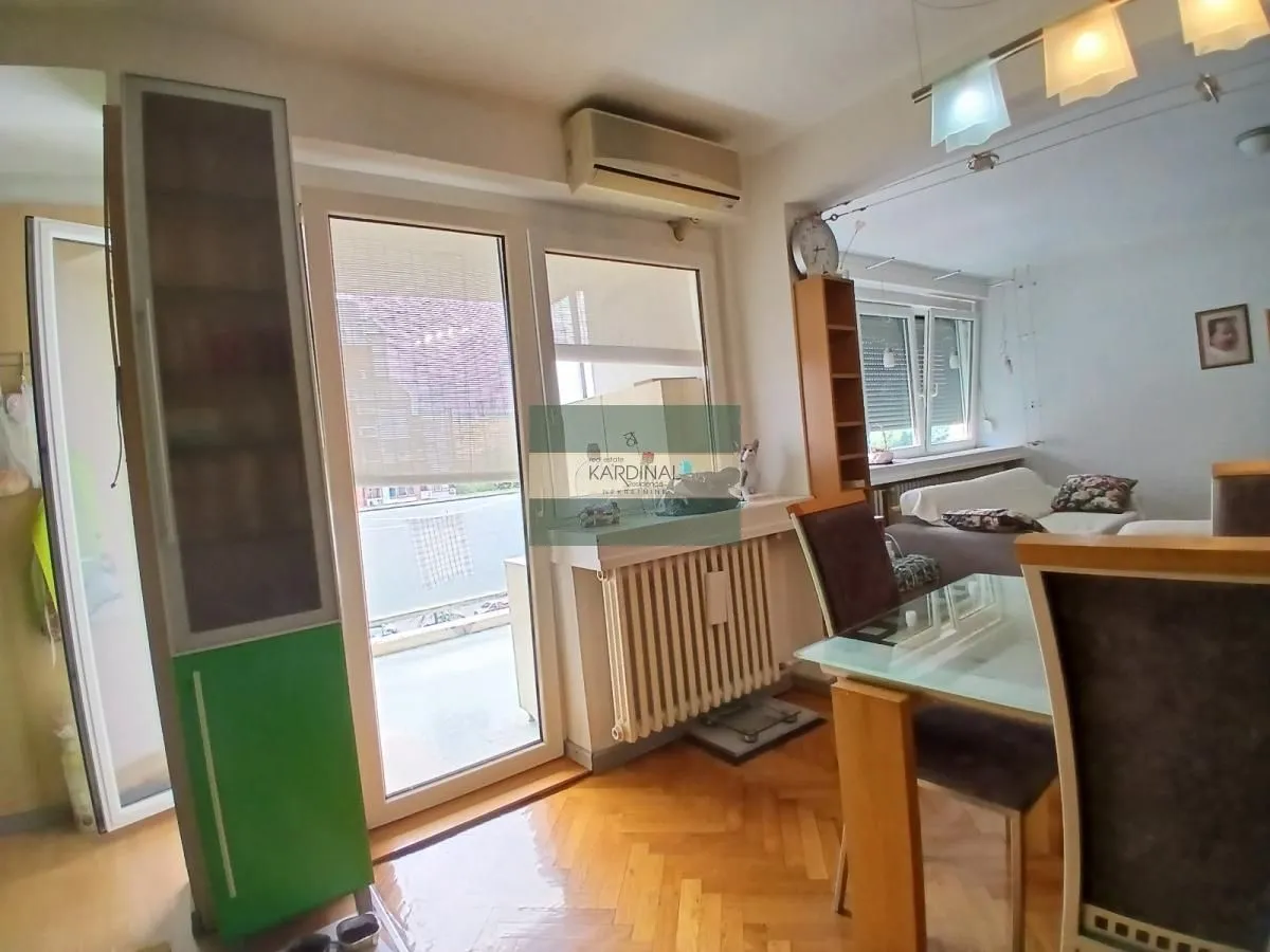 Izdavanje, trosoban stan, 78m², Centar, Jagodina
