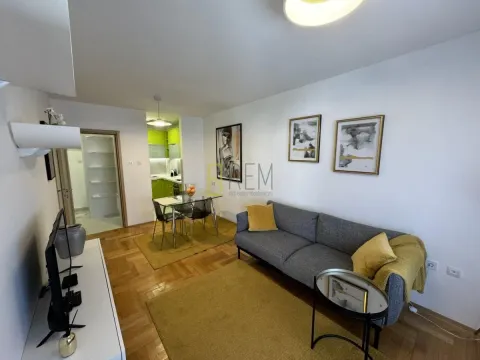 Izdavanje, jednosoban stan, 45m², Preko Morače, Podgorica - image 4