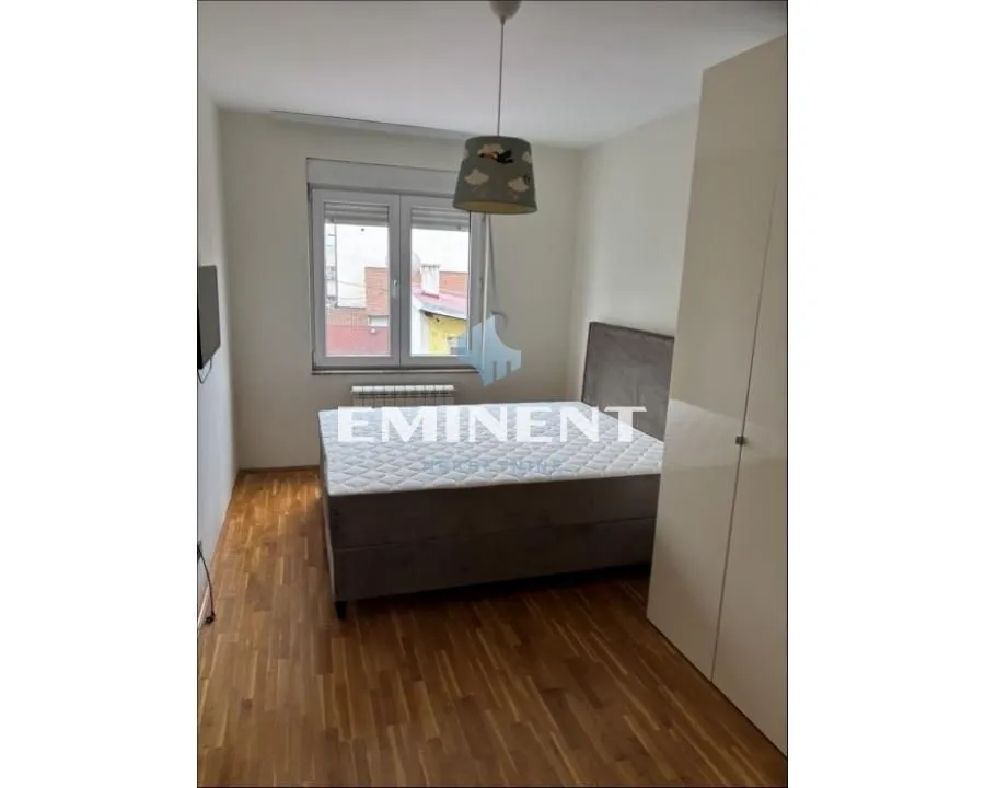 Rent, two bedroom apartment, 55m², Južni Bulevar, Vračar Sve Podlokacije
