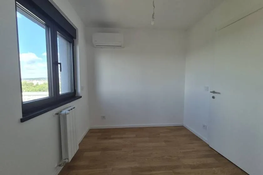 Prodaja, trosoban stan, 71m², Hala Pionir, Palilula Sve Podlokacije