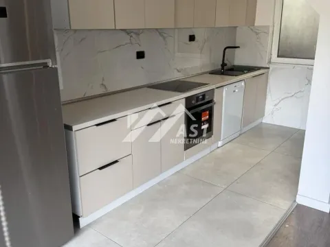 Izdavanje, četvorosoban stan, 180m², Novi Sad Sve Podlokacije, Novi Sad - image 4