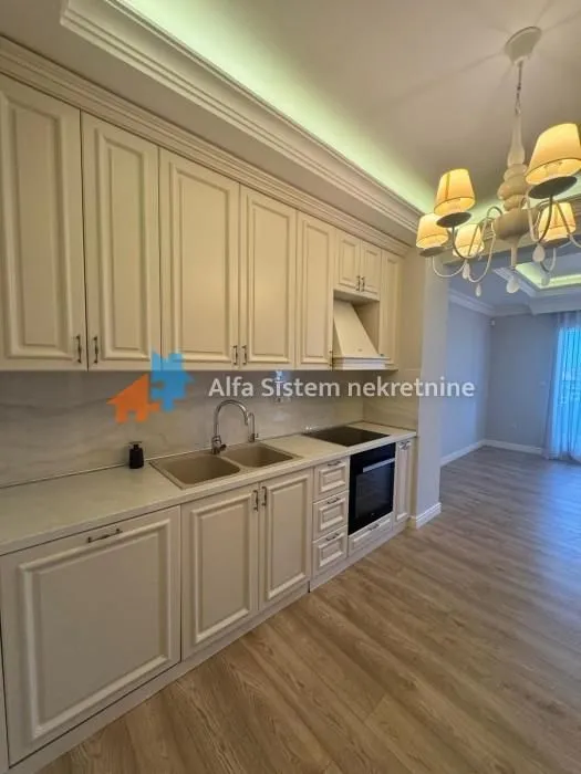 Izdavanje, stan, 215m², Savski Venac, Beograd