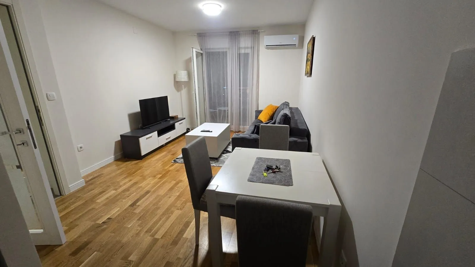 Rent, one bedroom apartment, 44m², Pobrežje, Podgorica