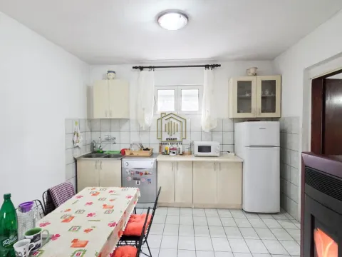 Prodaja, kuća, 115m², Tološi, Podgorica - image 11