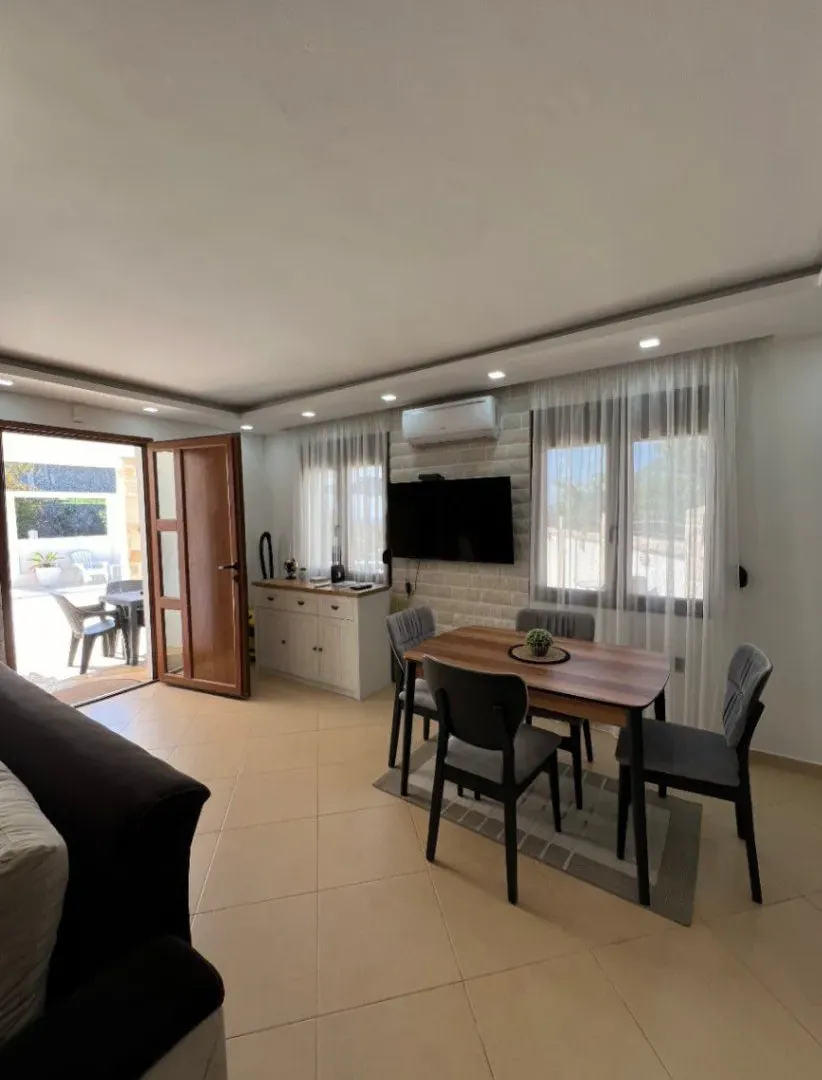 Rent, house, 80m², Bar, Crna Gora