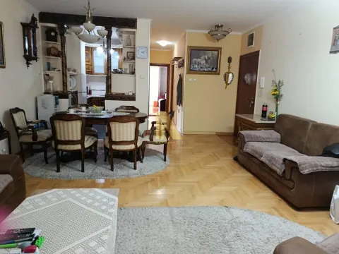 Izdavanje, trosoban stan, 73m², Centar, Novi Sad - image 2