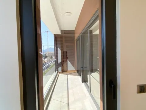 Izdavanje, trosoban stan, 119m², Kruševac, Podgorica - image 8