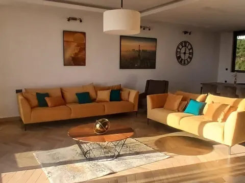 Prodaja, jednosoban stan, 170m², Budva, Crna Gora - image 20