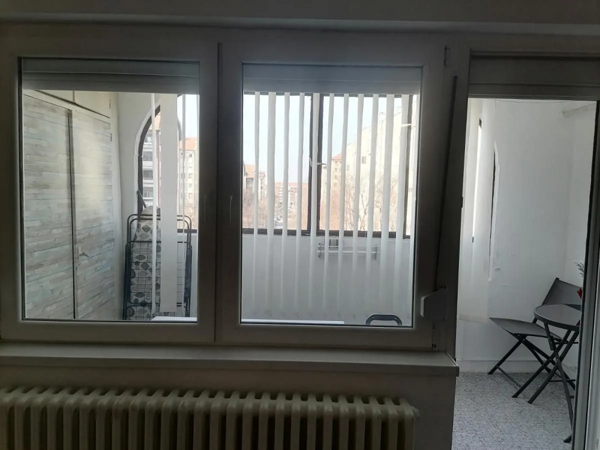 Izdavanje, jednosoban stan, 30m², Sajmište, Novi Sad