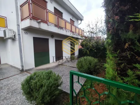 Rent, house, 200m², Zagorič, Podgorica - image 1