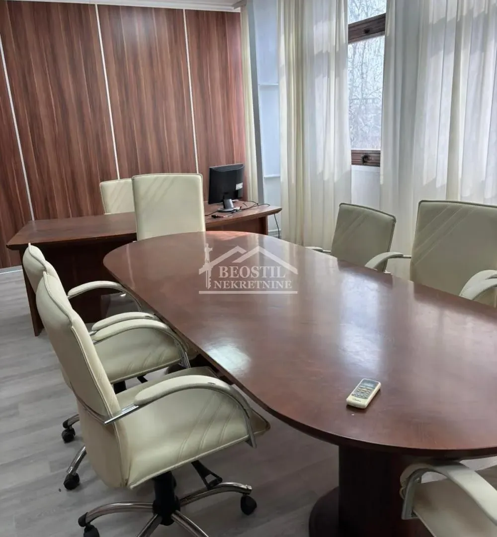 Rent, office space, 260m², Kluz, Zvezdara Sve Podlokacije