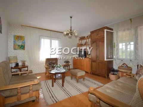 Sale, house, 770m², Glumčevo brdo, Barajevo - image 17