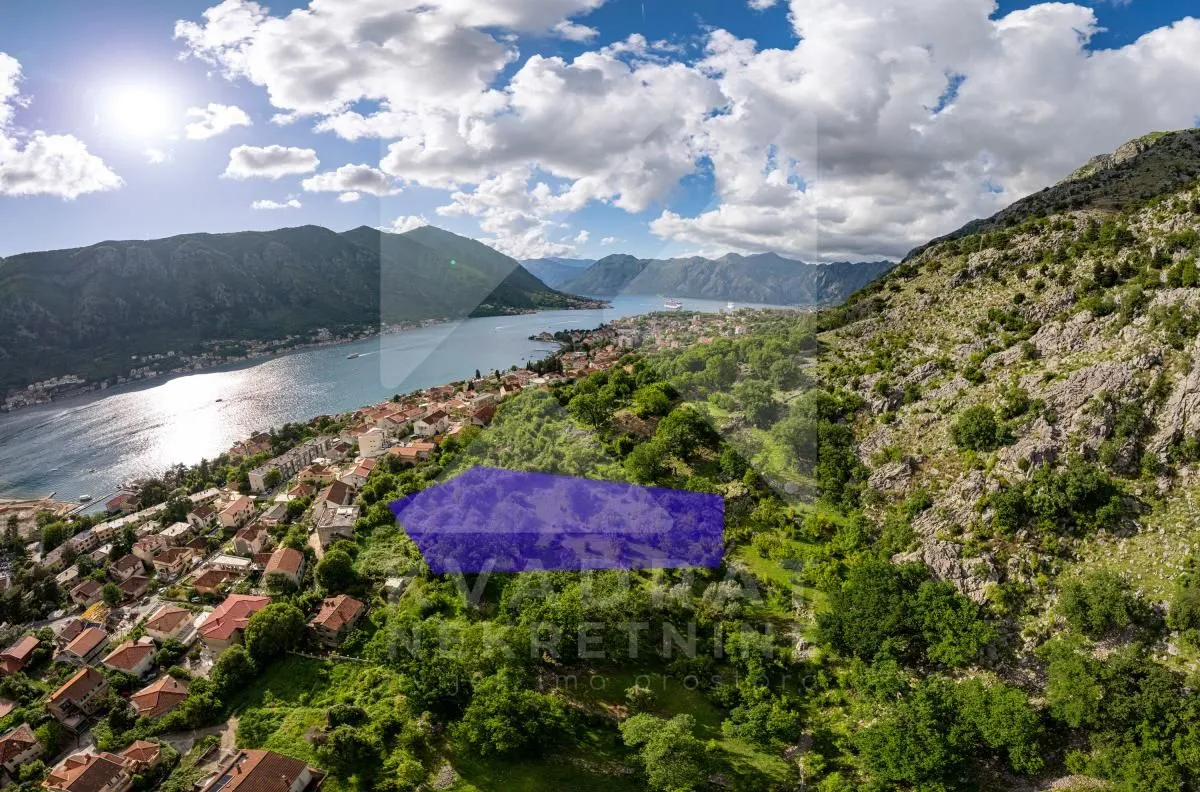Prodaja, plac, 1700m², Dobrota, Kotor