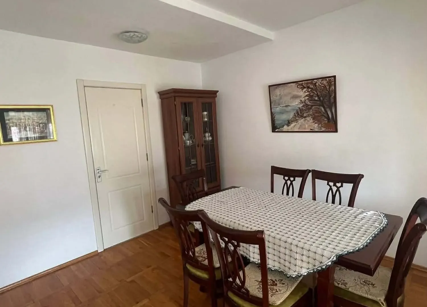 Izdavanje, jednosoban stan, 75m², Centar, Tivat