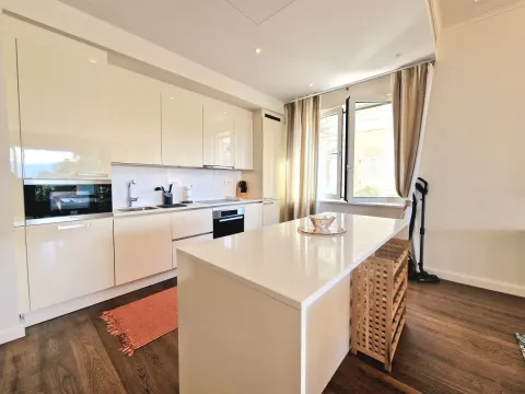 Sale, two bedroom apartment, 152m², Tivat, Crna Gora - image 35