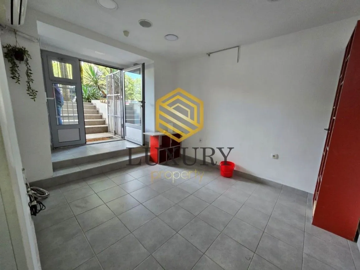 Izdavanje, poslovni prostor, 13m², Preko Morače, Podgorica
