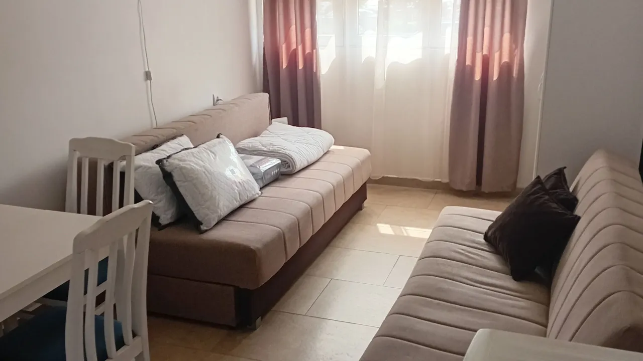 Izdavanje, garsonjera, 18m², Gintaš, Podgorica