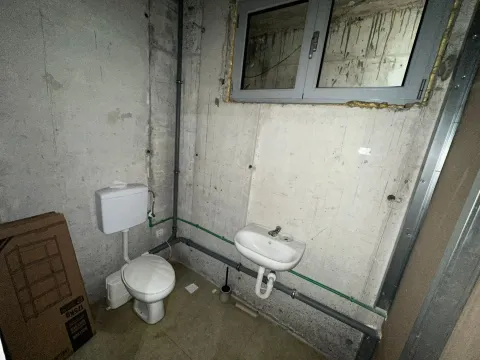 Izdavanje, poslovni prostor, 92m², Tološi, Podgorica - image 8