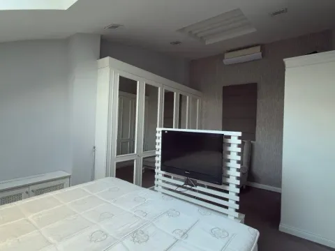 Izdavanje, trosoban stan, 85m², Crveni Krst, Beograd - image 9