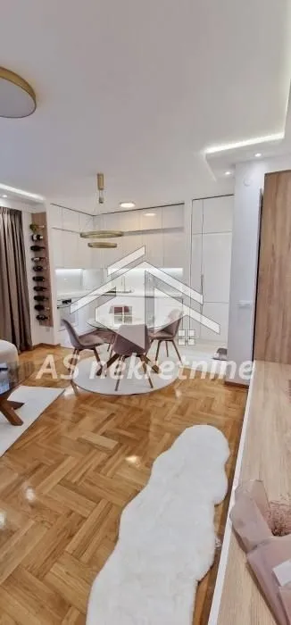 Izdavanje, dvosoban stan, 45m², Novi Beograd Blok 63, Novi Beograd Sve Podlokacije