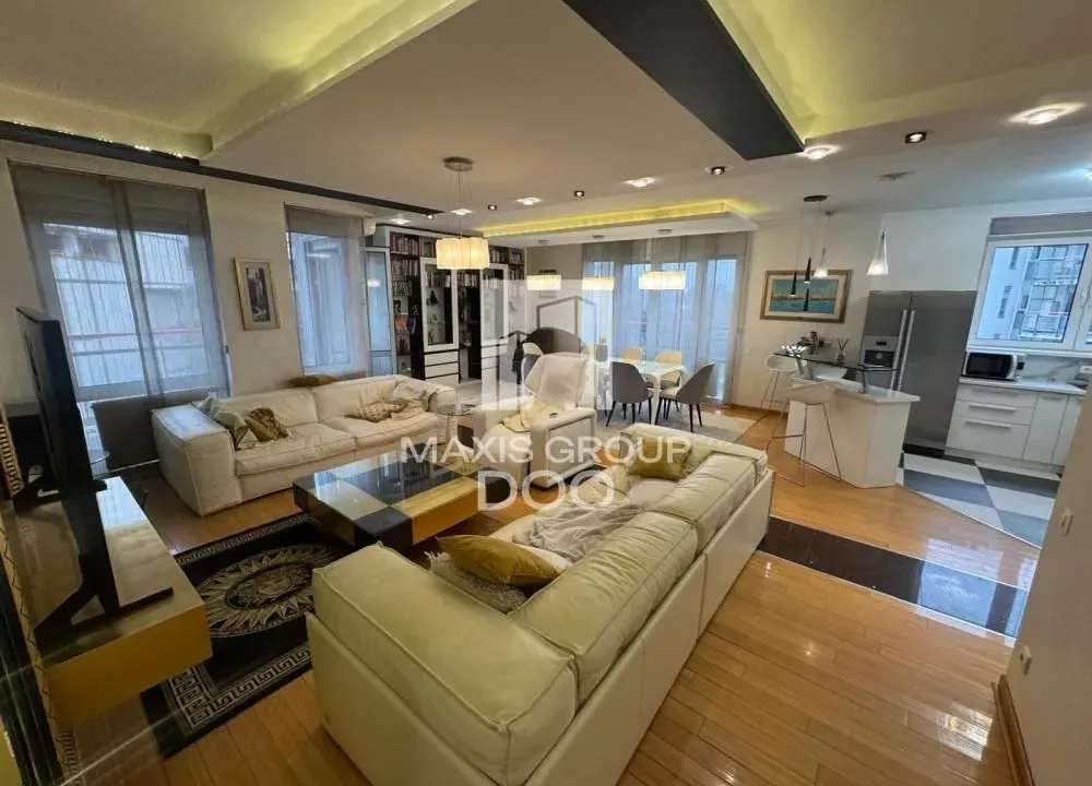 Izdavanje, četvorosoban stan, 150m², Novi Beograd Sve Podlokacije, Beograd