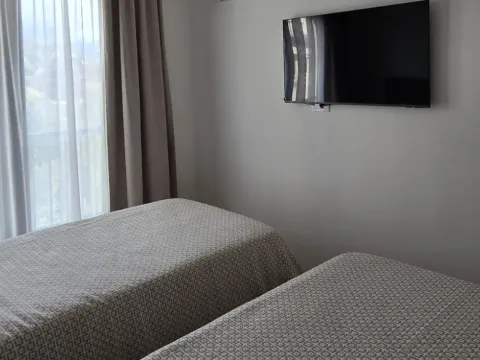 Rent, two bedroom apartment, 61m², Tivat, Crna Gora - image 10