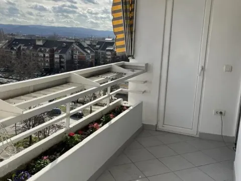 Izdavanje, trosoban stan, 76m², Novo naselje, Novi Sad - image 14