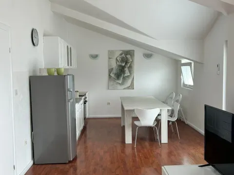 Rent, two bedroom apartment, 74m², Njivice, Herceg Novi - image 6