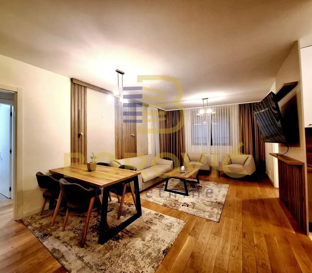 Izdavanje, trosoban stan, 82m², Čubura, Beograd