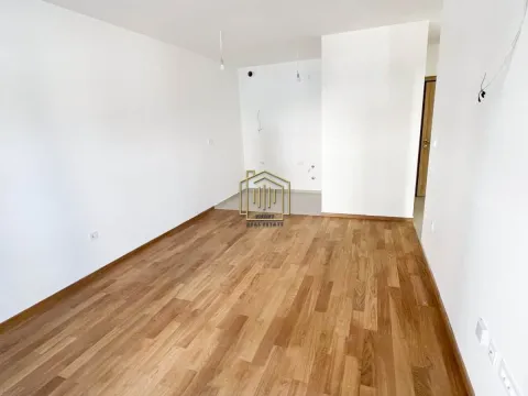 Izdavanje, jednosoban stan, 50m², City Kvart, Podgorica - image 2