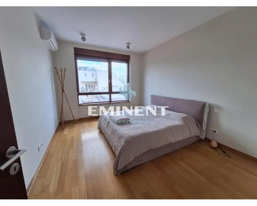 Izdavanje, trosoban stan, 102m², Vračar Hram, Vračar Sve Podlokacije